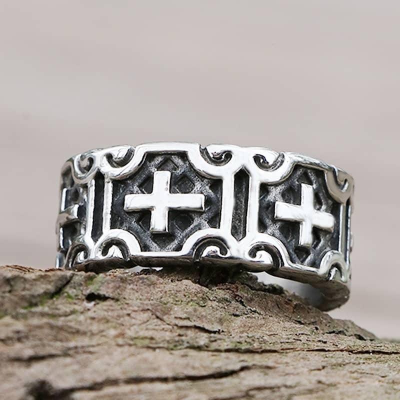 Top Men's Cross Band Silver Ring